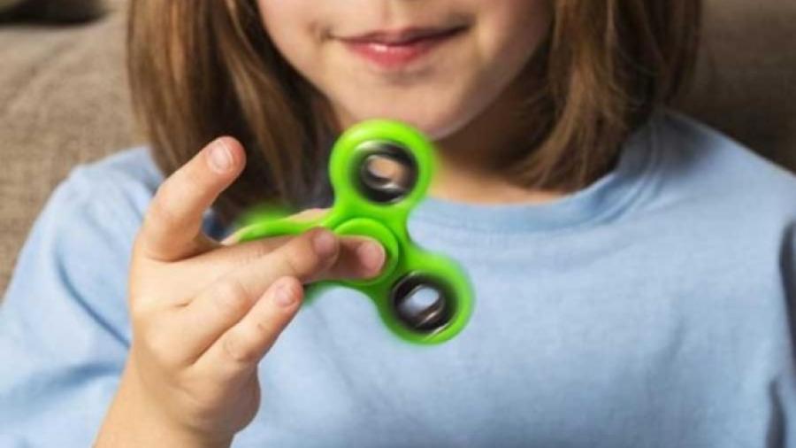 Muere niña mientras jugaba con spinner