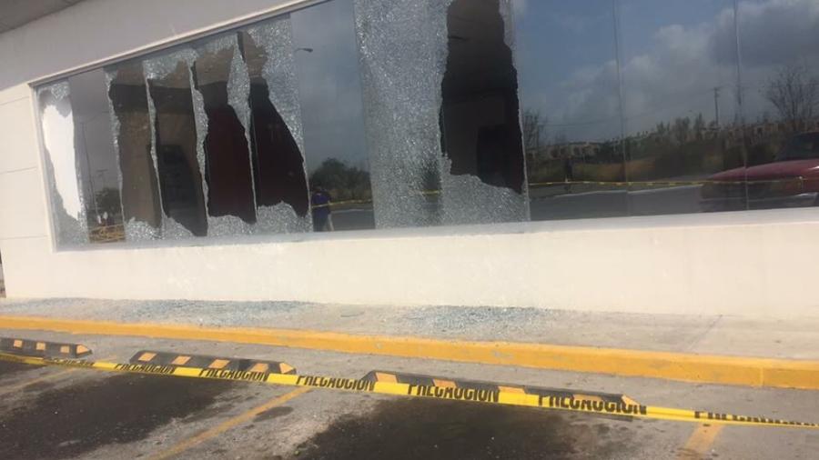 Vándalos destrozan vidrios de la CFE en Matamoros 