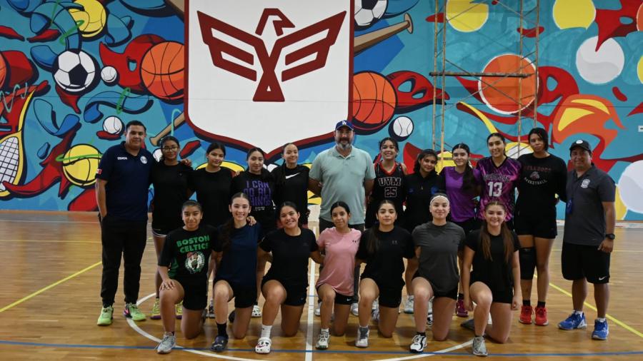 Continúa la preparación de las selecciones de Voleibol y Básquetbol en el Polideportivo Reynosa
