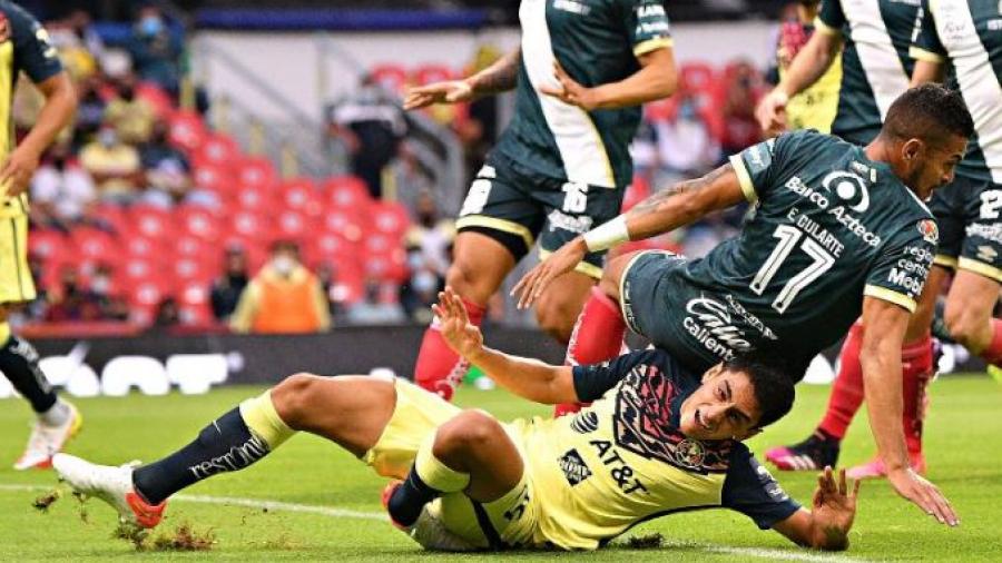 Operan con éxito a Santiago Naveda tras su lesión en el juego contra Puebla 