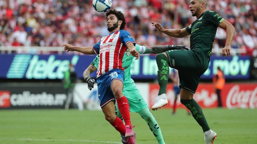 Chivas vence 2-1 a Santos