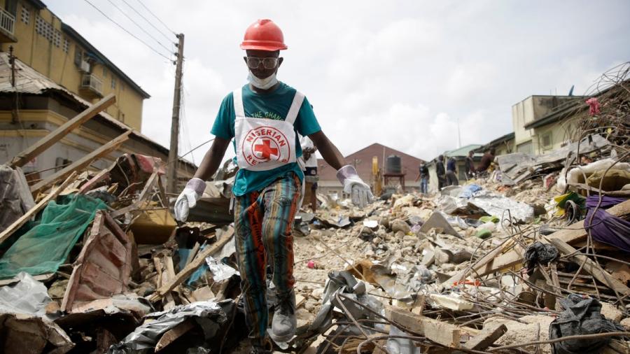 Cinco muertos tras el desplome de un edificio en Nigeria