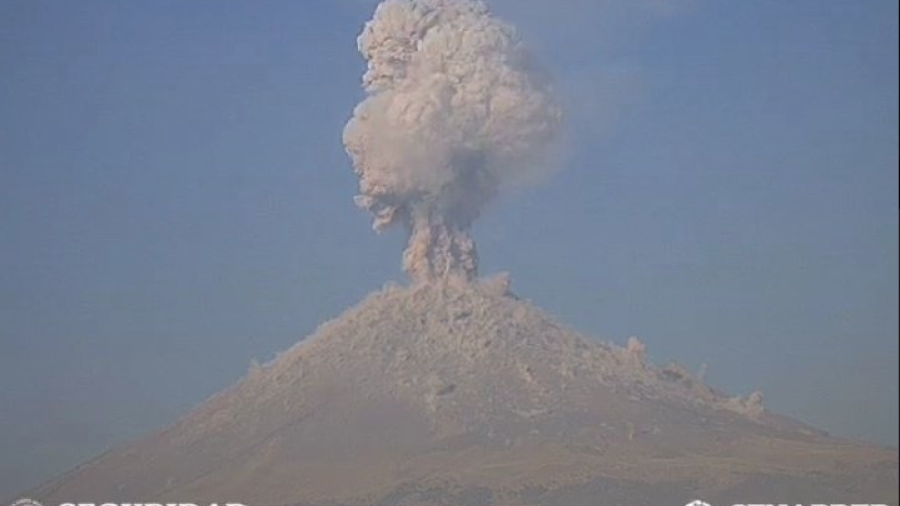 Volcán Popocatépetl registra explosión de 3km de altura