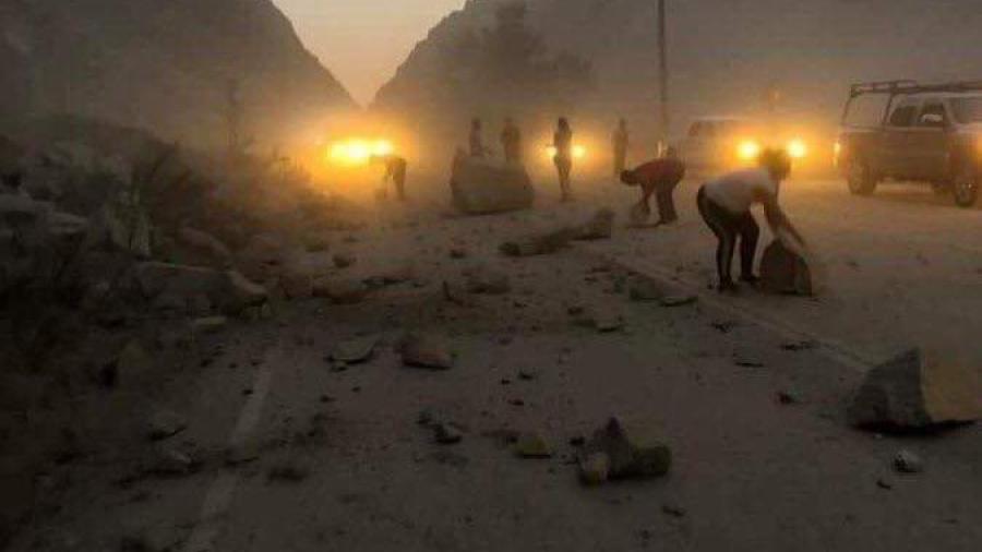 Afectaciones en carretera tras sismo de magnitud 7.1 en California