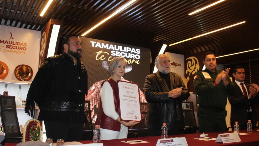 Inauguran exposición turística “Tamaulipas seguro te enamora” en Punto México