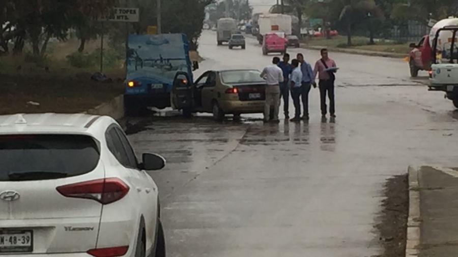 Llovizna genera choques m&uacute;ltiples en la zona sur