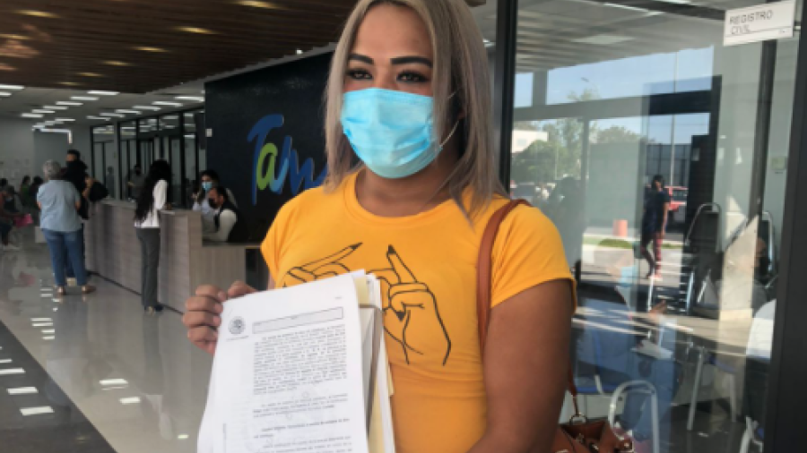 Con amparo, mujer trans reynosense logra reconocimiento legal de identidad