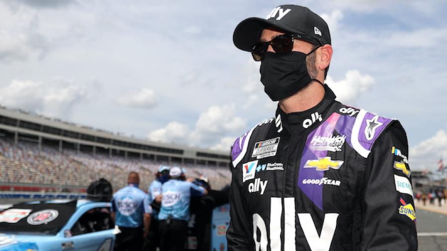 Jimmie Johnson dio positivo por COVID-19