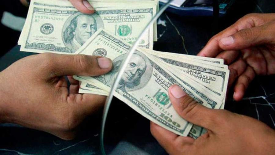 Dólar se vende en 18.00 pesos en casas de cambio