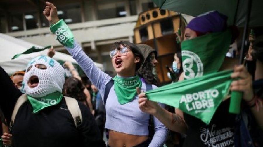 Despenalizan el aborto en Colombia hasta la semana 24 de embarazo