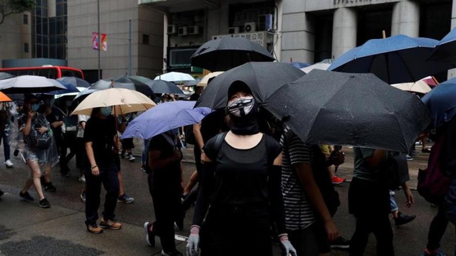 Detienen a más de 70 enmascarados en Hong Kong