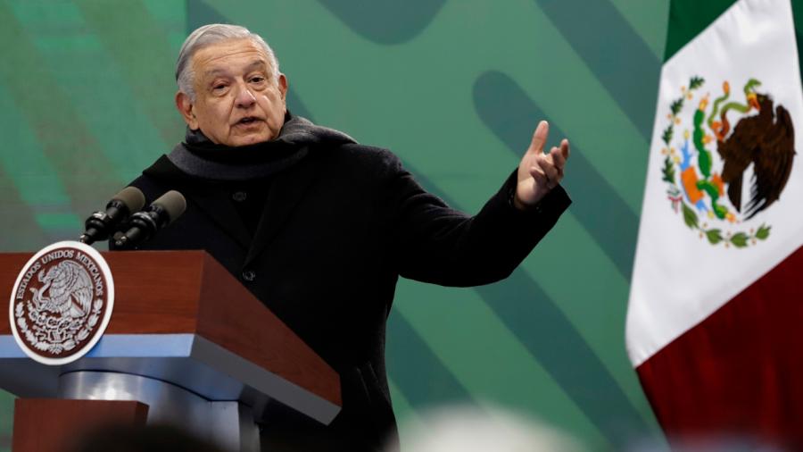 AMLO critica 'Marcha por la democracia en México'