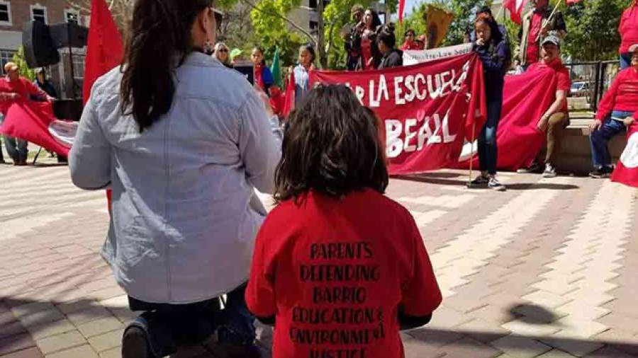  Realizan huelga de hambre por cierres de escuelas