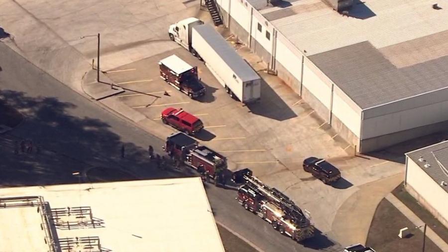 Mueren dos mexicanos en el incendio de una planta en Atlanta 