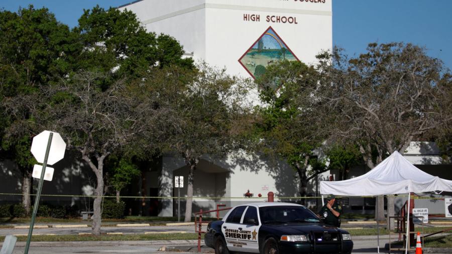 Detienen a joven por amenazas de muertes en escuelas en Florida