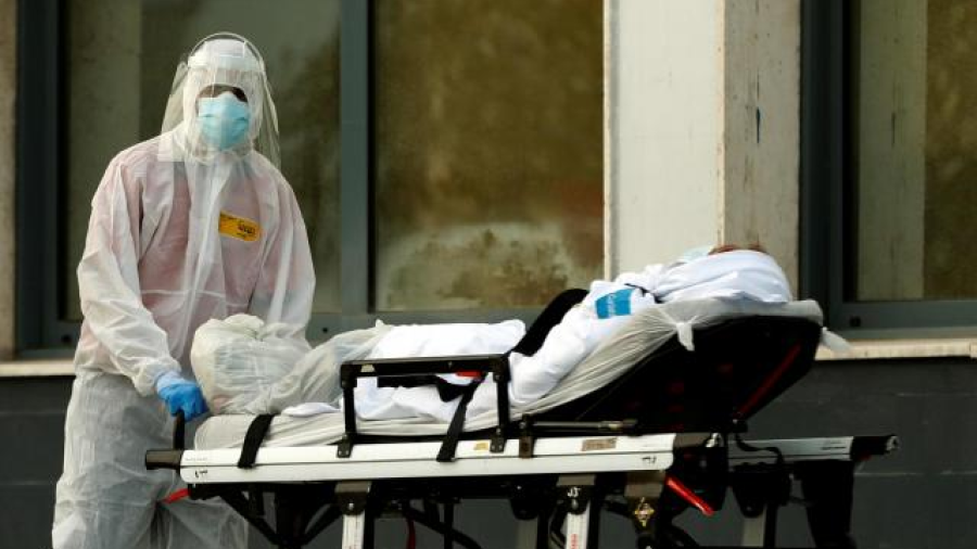 Suma España 17 mil 489 muertes por coronavirus