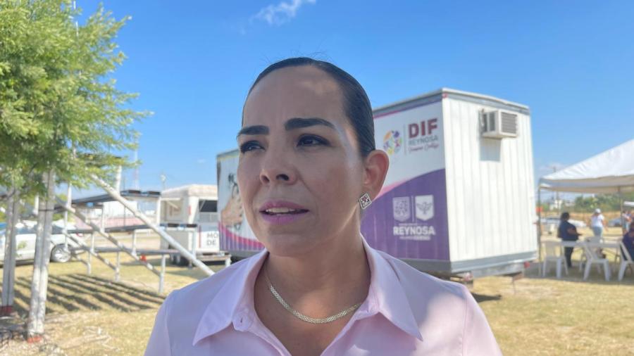 Invitan a recoger tarjeta de becas municipales
