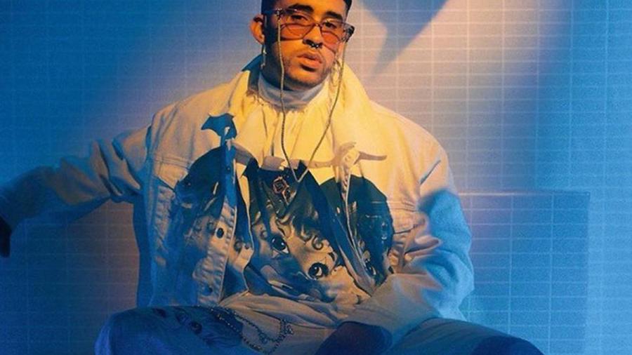 Bad Bunny pierde reproducciones en Spotify tras escándalo con fan