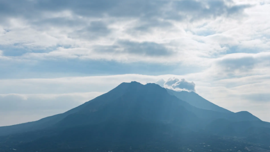  Volcán Sakurajima entra en erupción; Japón activa alerta máxima