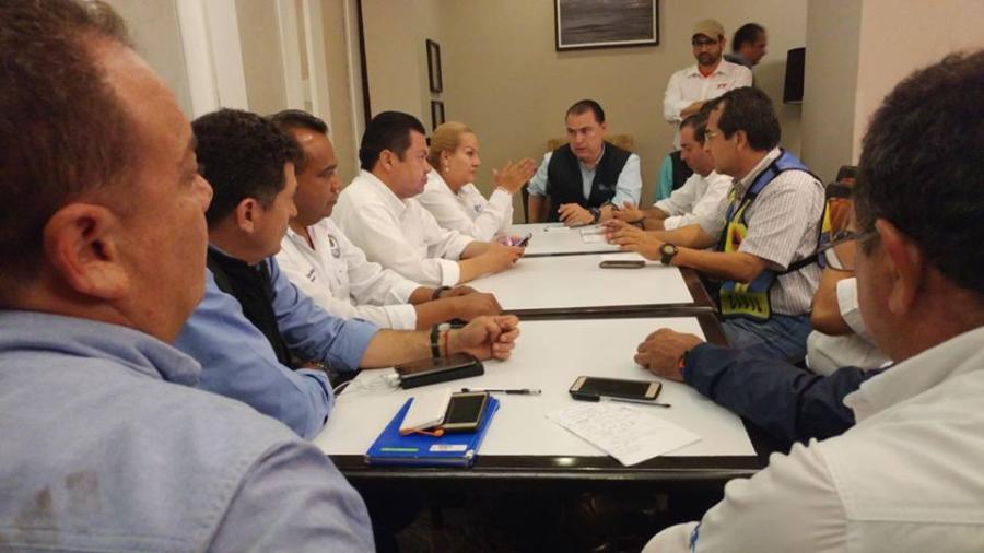 Autoridades en sesi&oacute;n permanente por fuertes lluvias