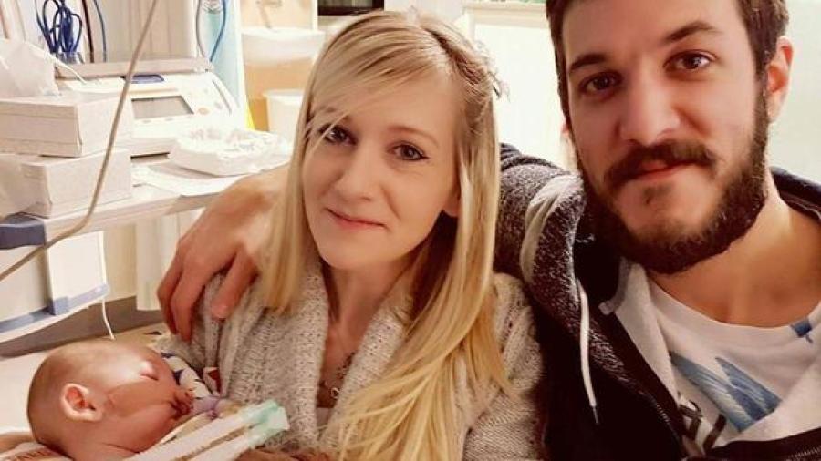 EU envía medico a Londres para ayudar al bebe Charlie