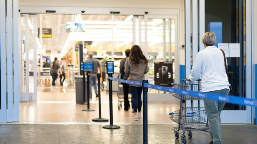Walmart implementa nueva medida de sana distancia entre compradores