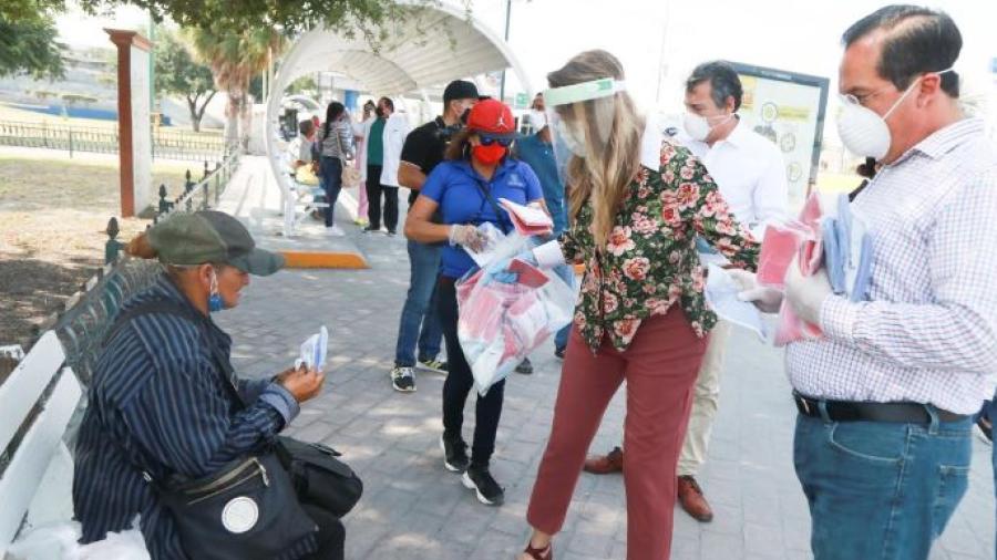 Reciben ciudadanos 160 Mil cubrebocas gratuitos contra COVID-19 