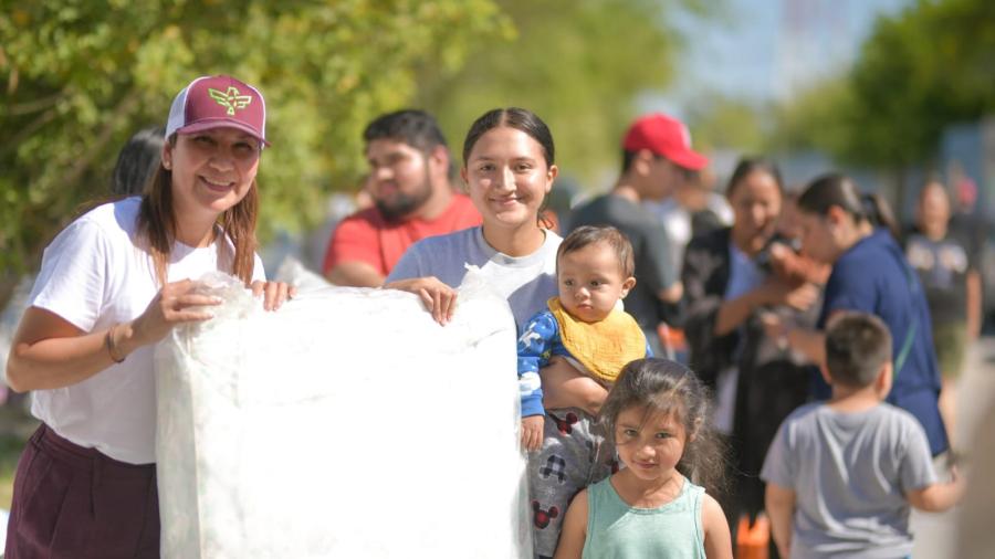 Refuerzan DIF-Reynosa y Voluntariado apoyos en la colonia Marte R. Gómez