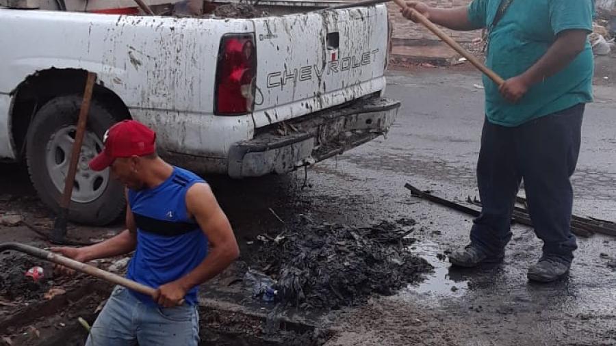 Previene COMAPA inundaciones con limpieza de pluviales