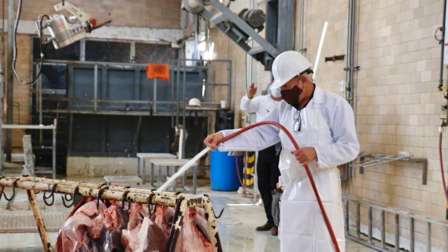 Realizan mantenimiento al rastro para fortalecer actividad ganadera local