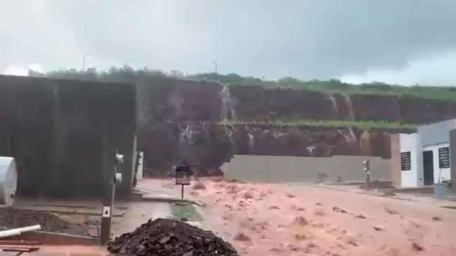 Suman 7 muertos por fuertes corrientes en Sinaloa