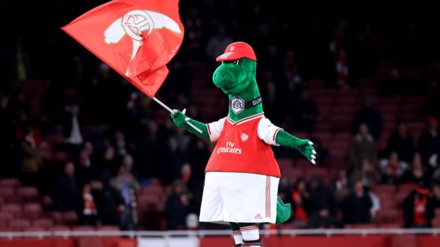 Gran gesto de Ozil: ofrece pagar el sueldo de la mascota del Arsenal