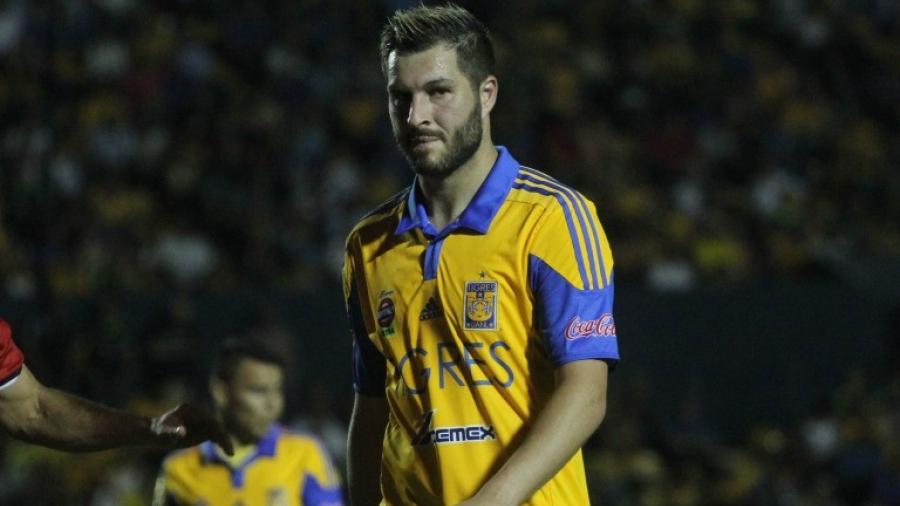 Gignac contesta a cuestionamiento de usuario en Twitter