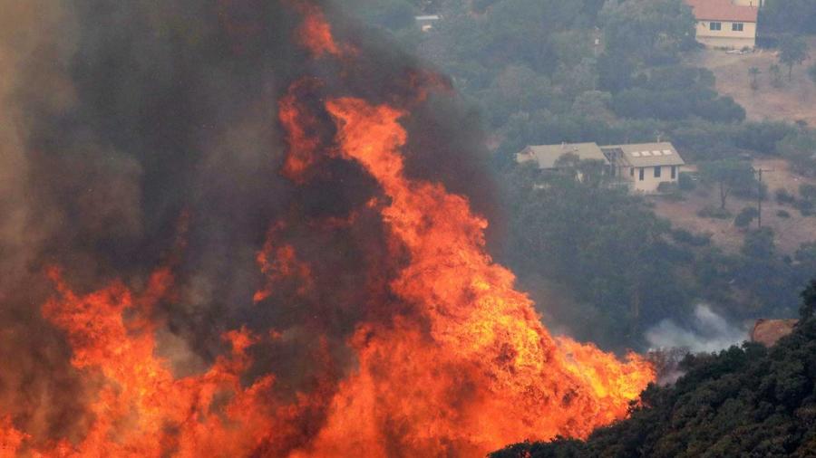 Nuevo incendio amenaza a California