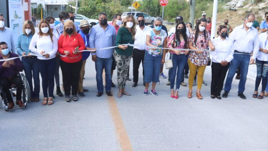Inauguró Maki 13 cuadras pavimentadas en Los Muros 