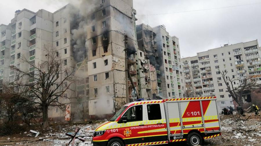 Al menos 30 muertos tras ataque a complejo de departamentos en Ucrania