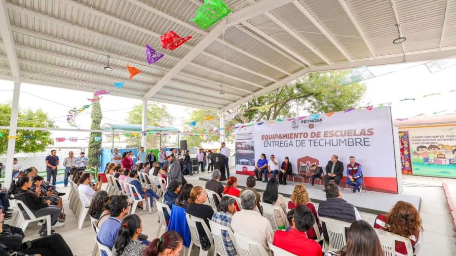 Inauguró Carlos Peña Ortiz nueva techumbre en jardín de niños Don José María Garza Cantú
