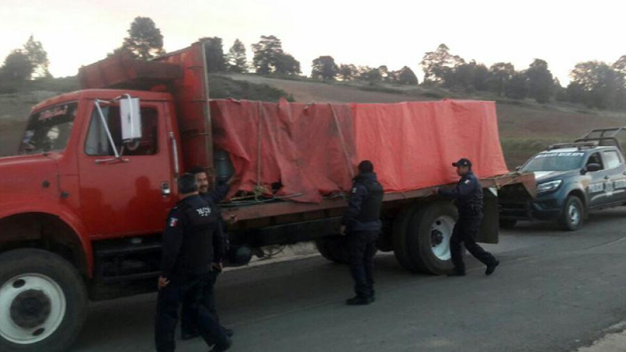 Decomisan camión con combustible en Hidalgo