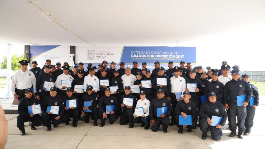 Da Seguridad P&uacute;blica ascensos a Polic&iacute;as Estatales
