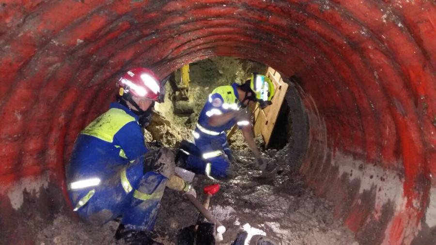 Localizan cuerpo de mujer que cay&oacute; en socav&oacute;n en Monterrey