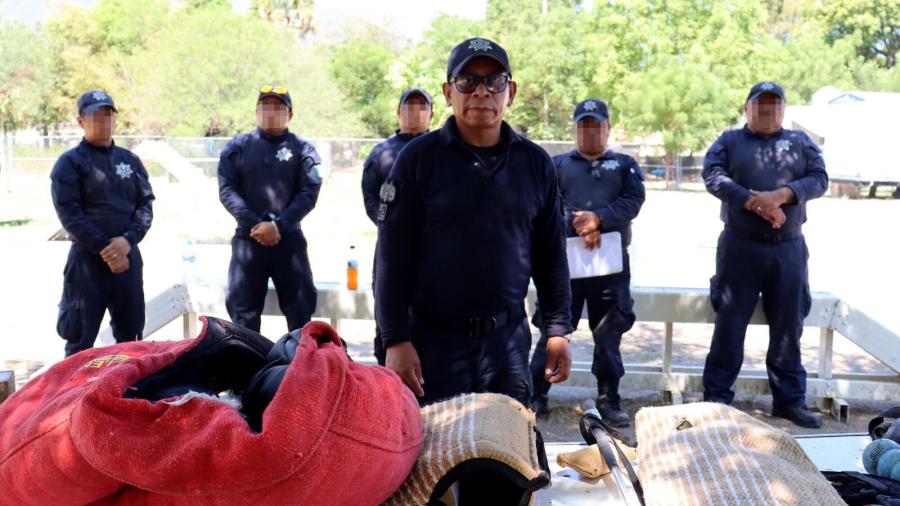 Guardia Estatal capacita a nuevos manejadores de perros de guardia y defensa