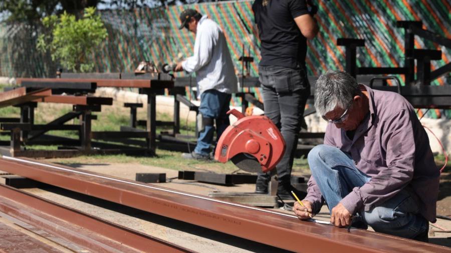 Inician renovación de canchas exteriores de unidad deportiva "Benito Juárez"