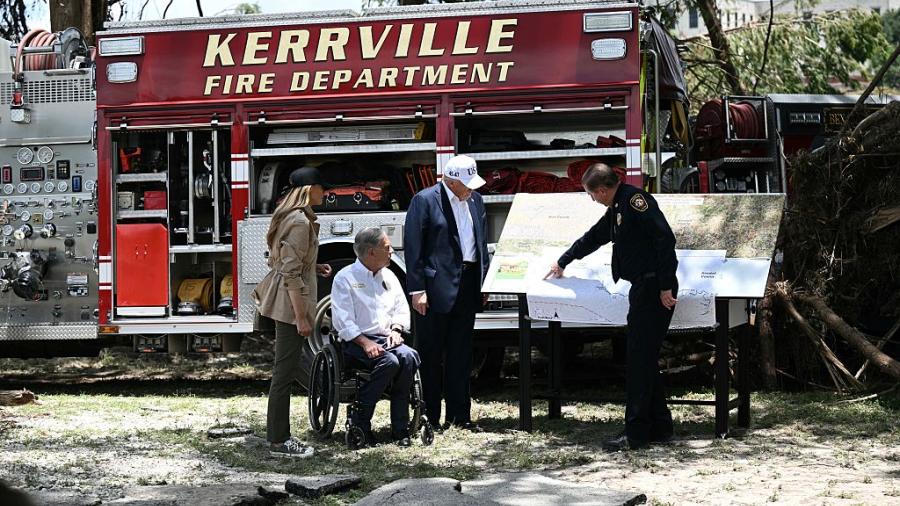 Trump visita Texas tras severas inundaciones 