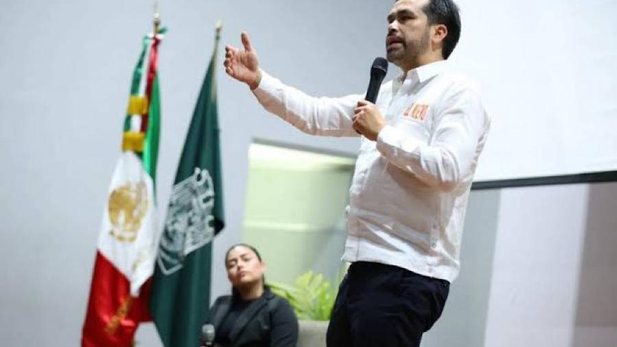 Resuelve INE que Maynez vulneró veda electoral con señalamientos a PRI y Fiscalía de NL