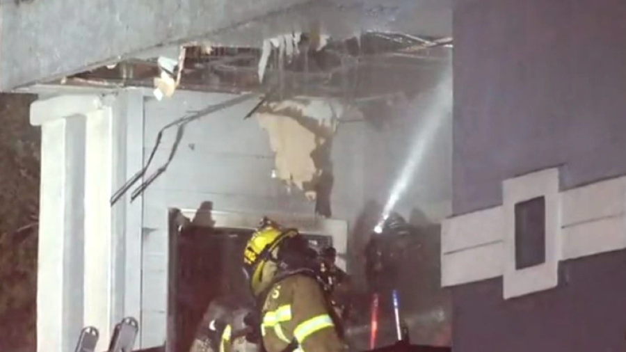   Desaloja a residentes de apartamentos en Dallas tras incendio
