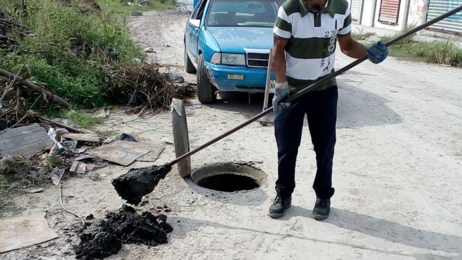 Limpieza en drenajes de la Constitución