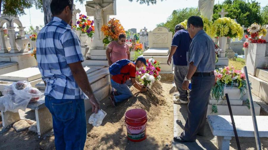 Reconoce ciudadanía limpieza en panteones municipales