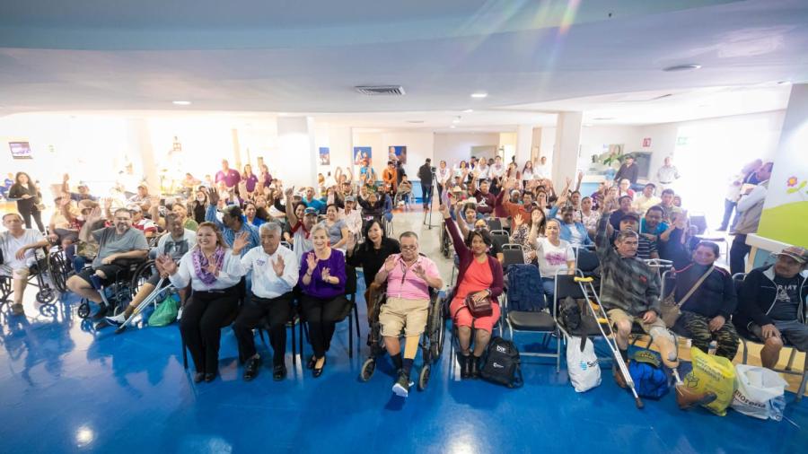 Entrega María de Villarreal prótesis y aparatos ortopédicos a pacientes de 21 municipios