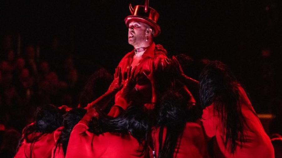 Critican actuación 'satánica' de Sam Smith y Kim Petras en los Grammys 
