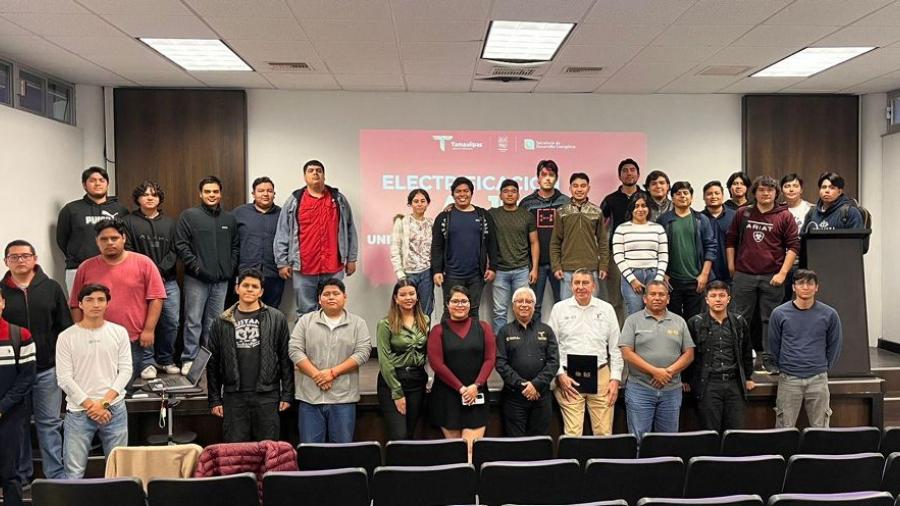 Presentan proyecto «Electrificación al 100%» al alumnado de la Universidad Politécnica de Victoria